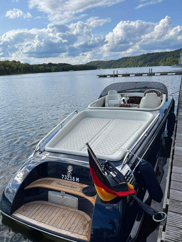 Fotoshootings auf dem Motorboot.